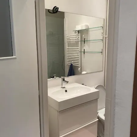 Blue Port In Ujlipotvaros With Free Parking * 布达佩斯